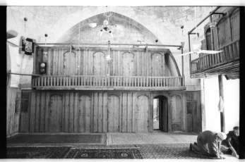 Az-Zawiya al-Hilaliyya, wooden cells inside the prayer hall's iwan