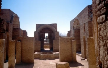 Raqqa, Qasr al-Banat, courtyard with southern Iwan