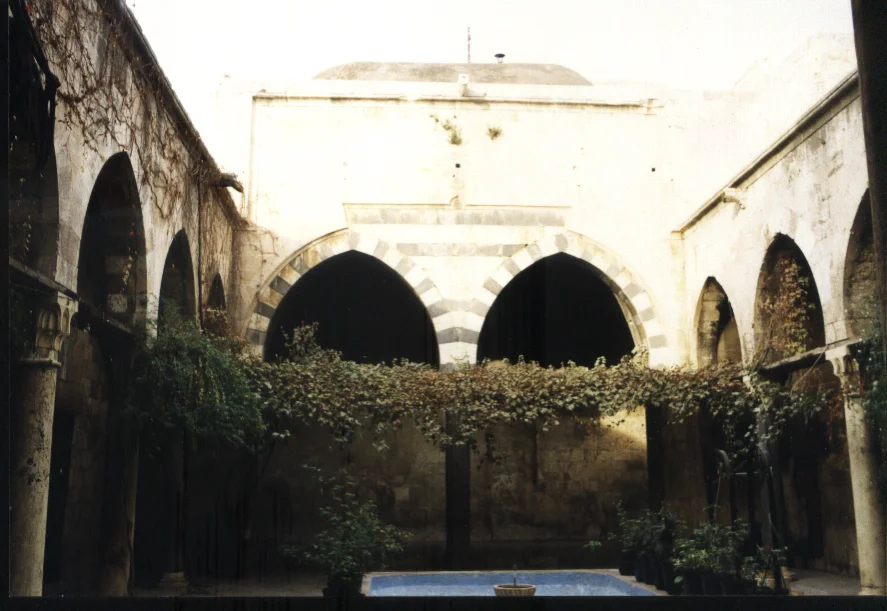 Bimaristan Arghun, Hauptinnenhof - Blick auf die nördliche Fassade