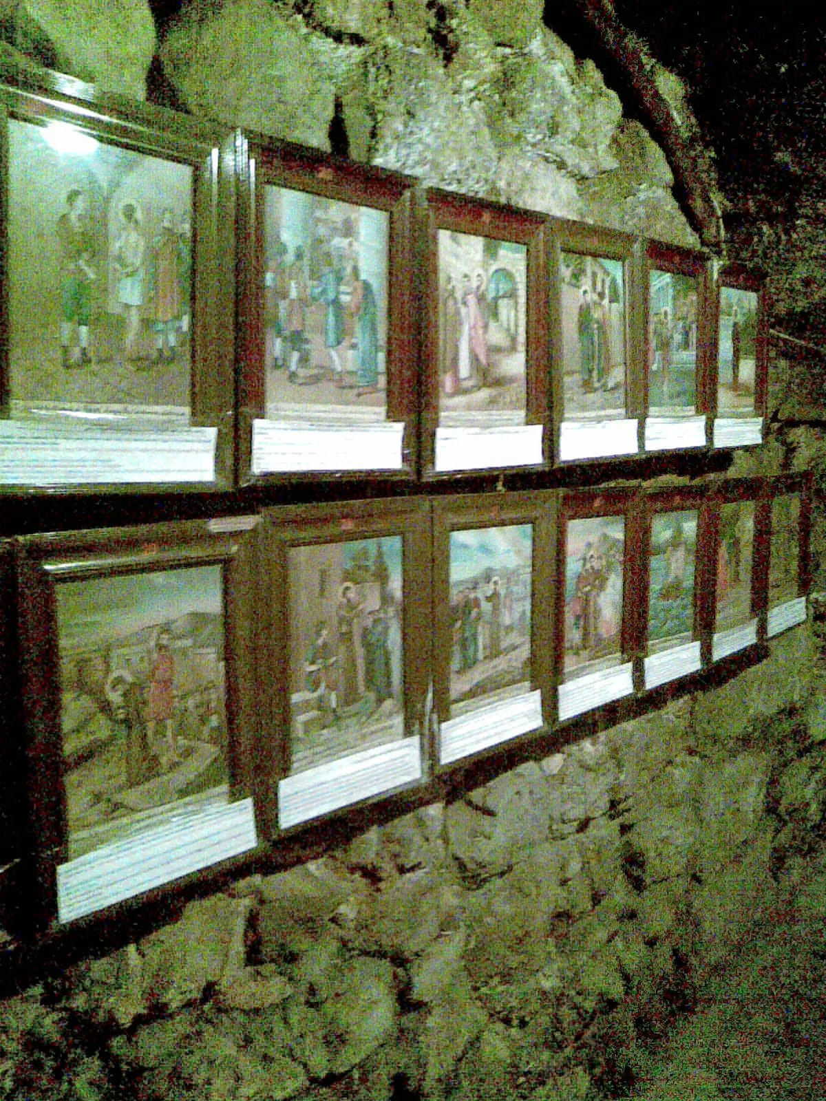 لوحات في كنيسة حنانيا في حي باب توما