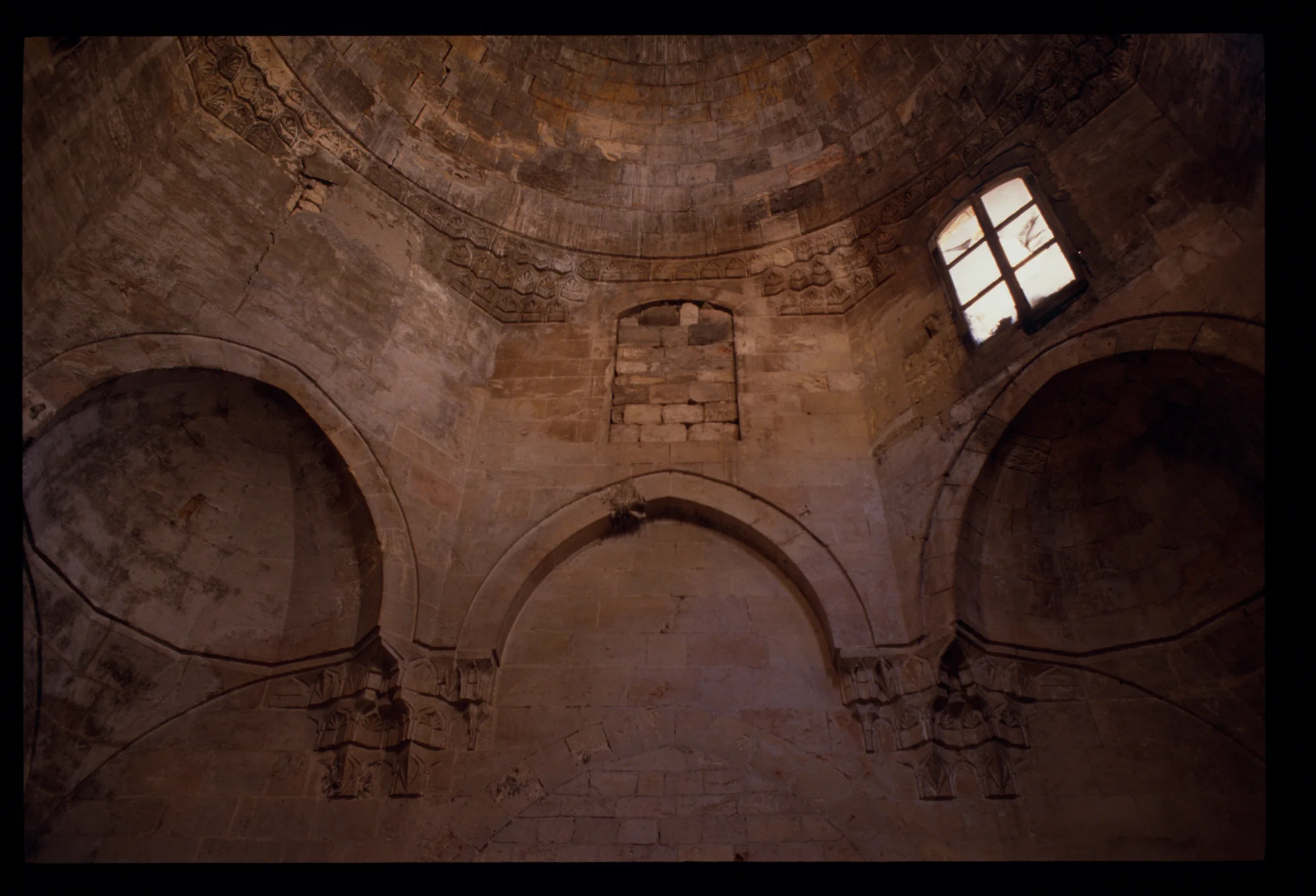 Jamiʿ Aslan Dada, the hall - octagonal neck of the dome