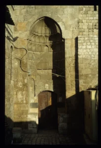 Al-Madrasa al-Kamiliyya, portal gate