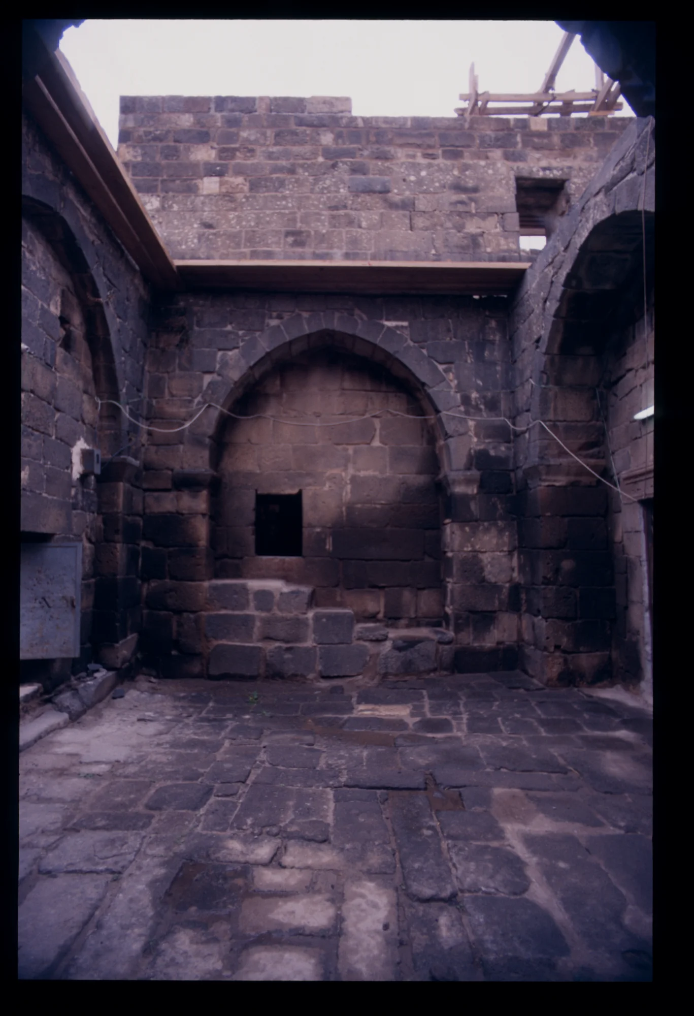 Busra - Jamiʿ (mosque) al-Mabrak, the courtyard
