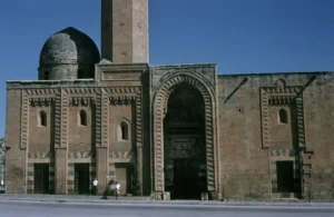 Jamiʿ al-Utrush, general view of the western facade and the entrance