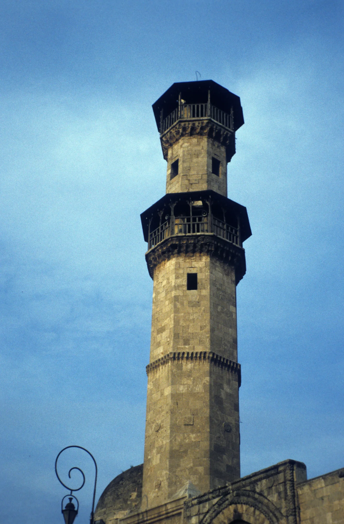 Jamiʿ al-Utrush, general view of the minaret