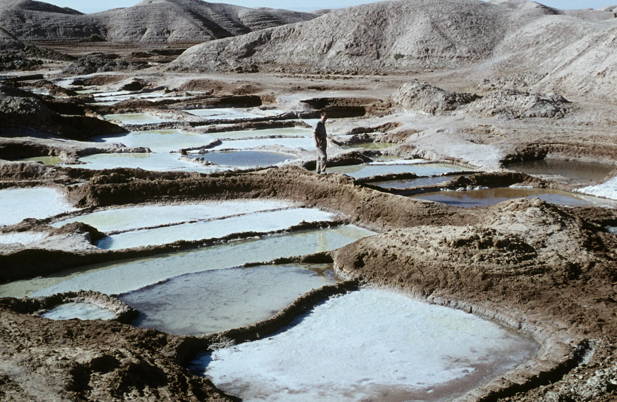 Salt flats for salt production west of Jabal Jabisa (Jabisa mountain)