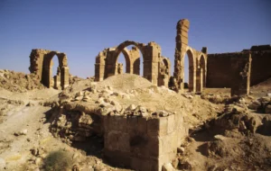 Qasr al-Hayr al-Sharqi, Remains of the mosque of the western enclosure