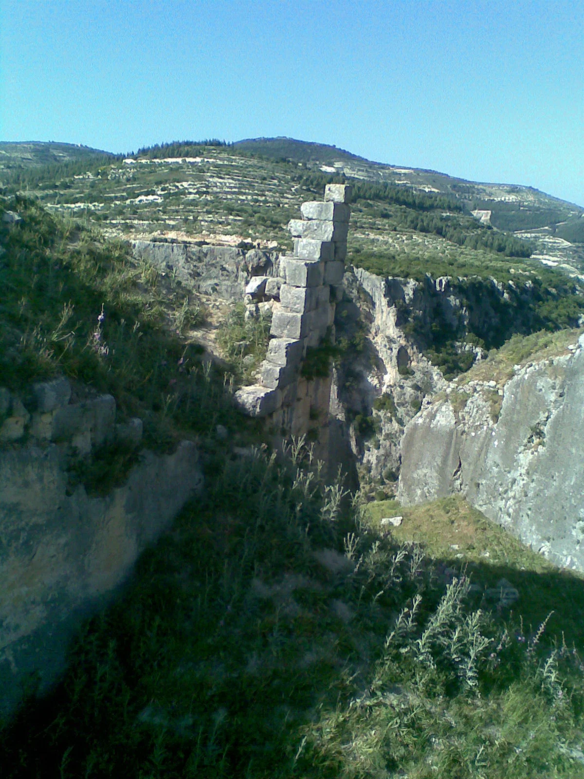 Jisr ash-Shughur, the ruins of Qalʿat ash-Shugr wa-Bakas, a twin crusader castle
