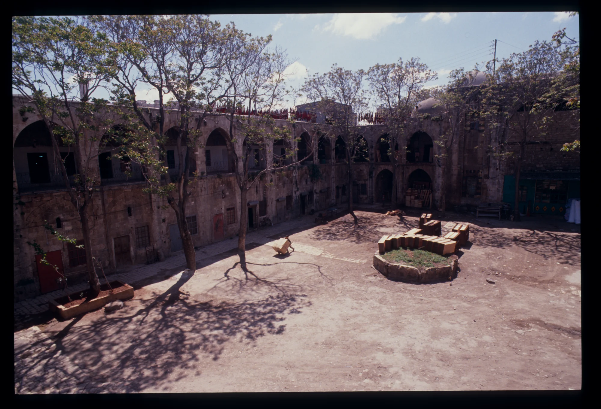 Khan Qurdbak, general view of the courtyard and the porticos
