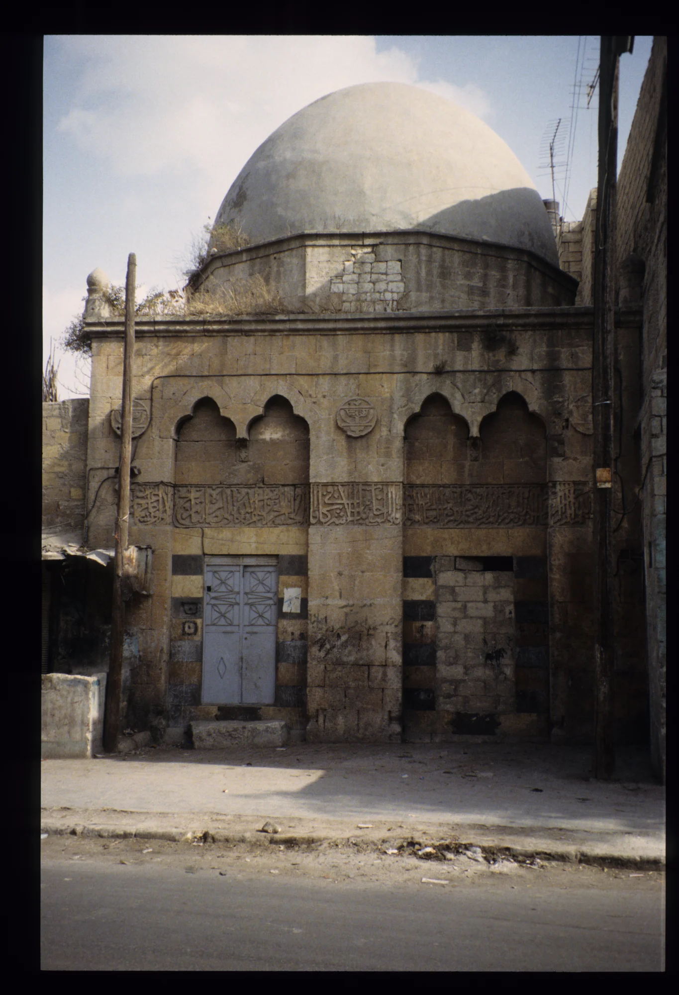 Turbat Khaʾirbak (mausoleum), western facade and dome