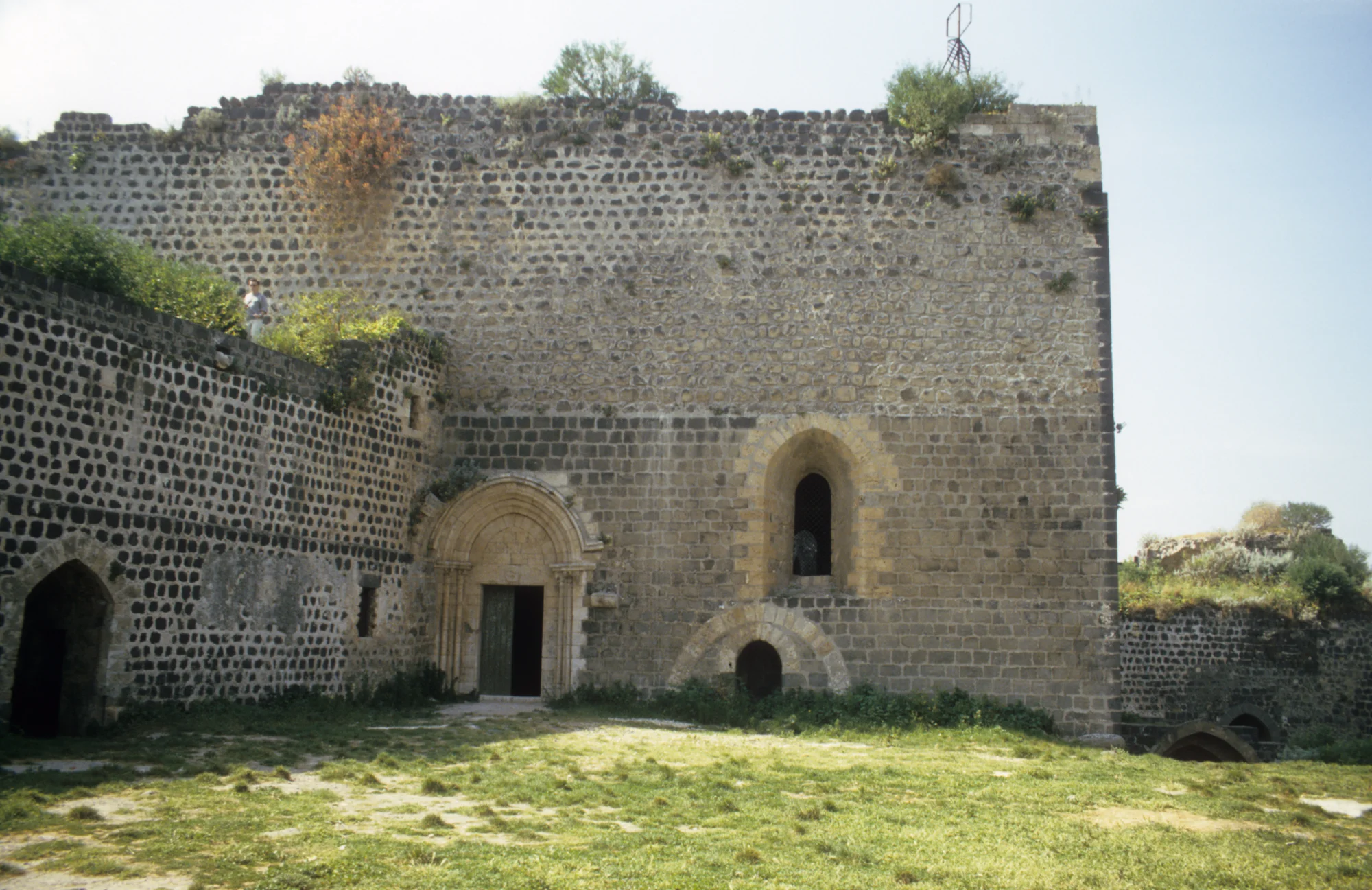 Qalʿat al-Marqab (Castle), Central courtyard and chapel