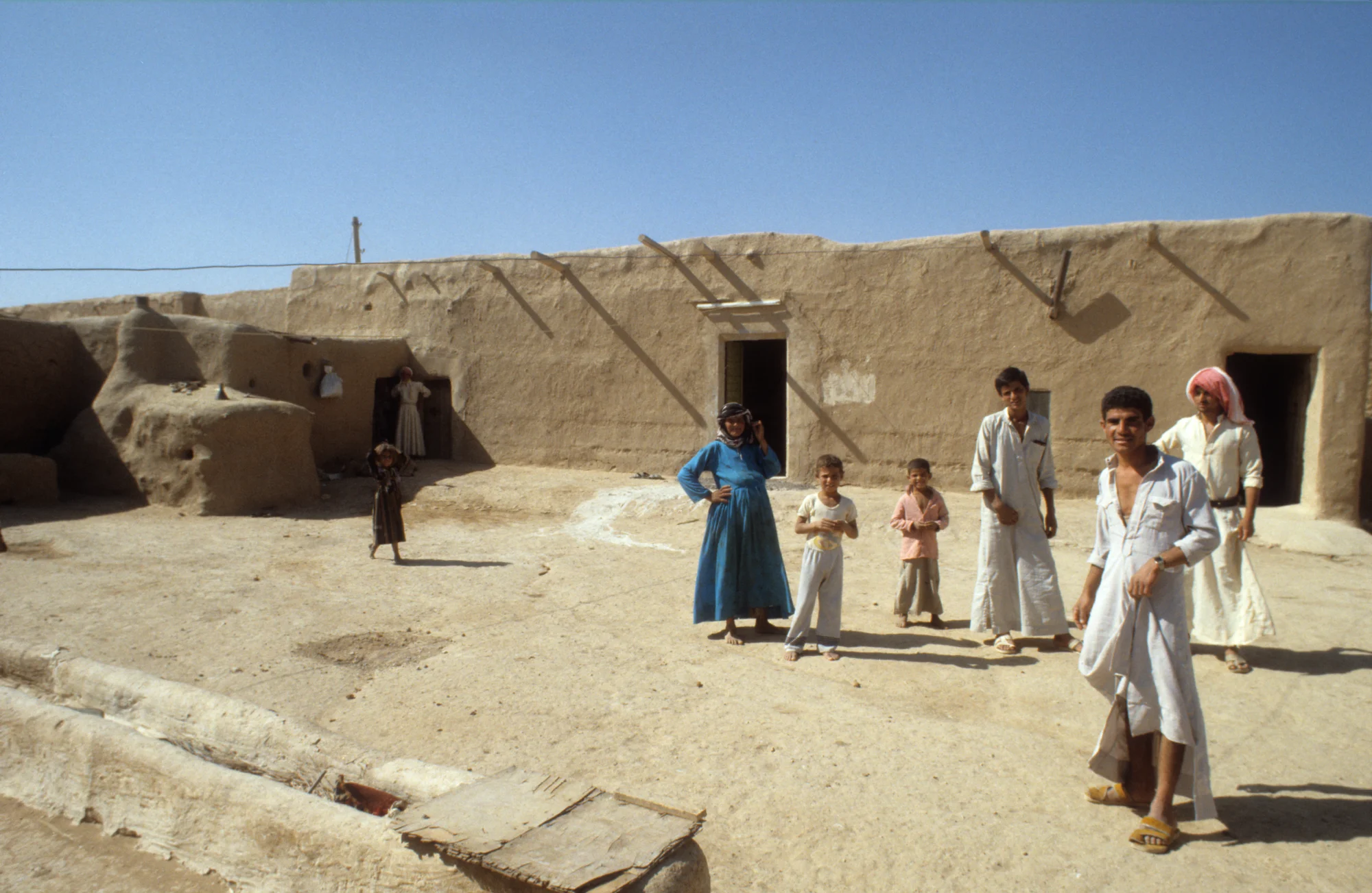 In einem kleinen Dorf am Khabur: fremde Besucher werden willkommen geheißen
