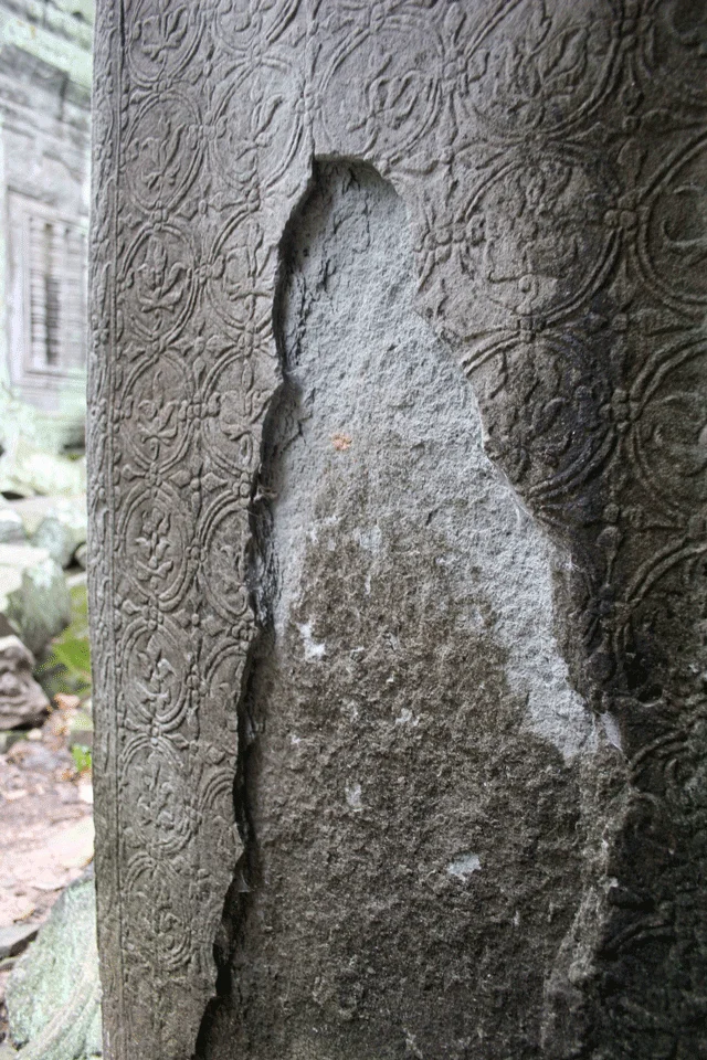 Damage pattern, spalling at granite column, Topkapi Palace, Istanbul, Turkey